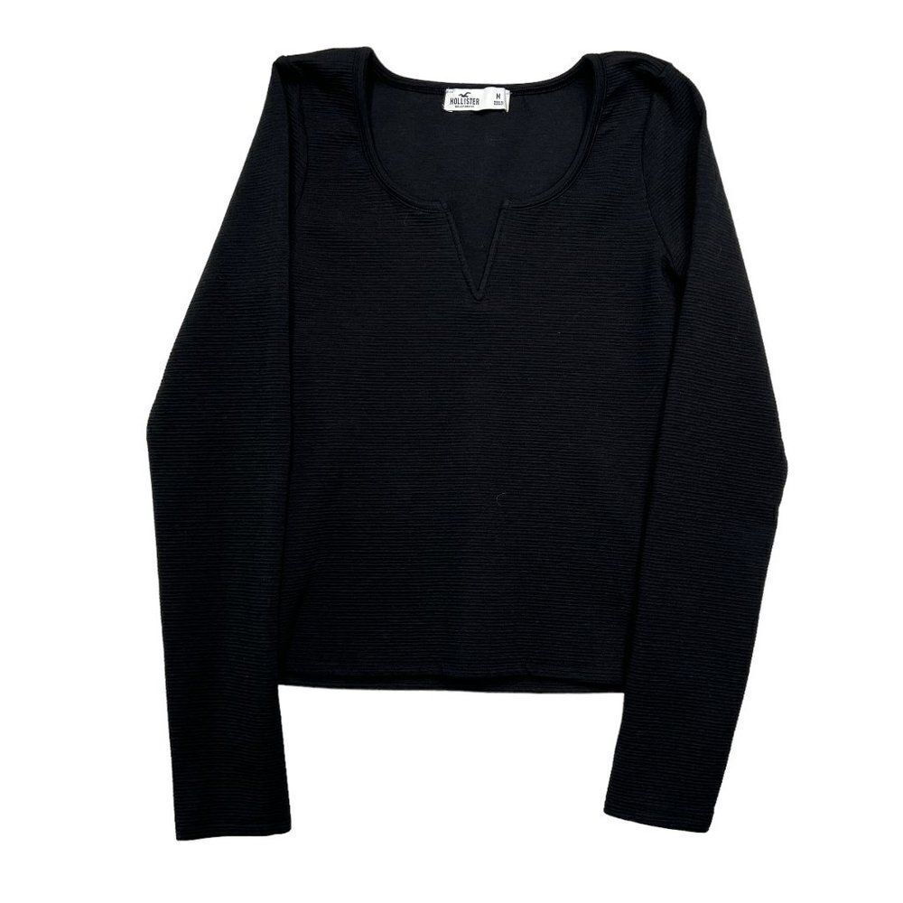 Hollister Women's Black‎ V Neck Sweater